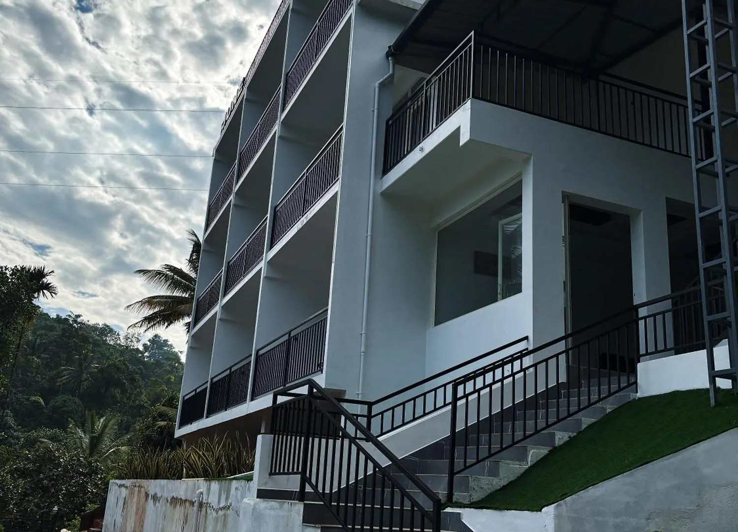 June Boutique Villa Anachal Inde