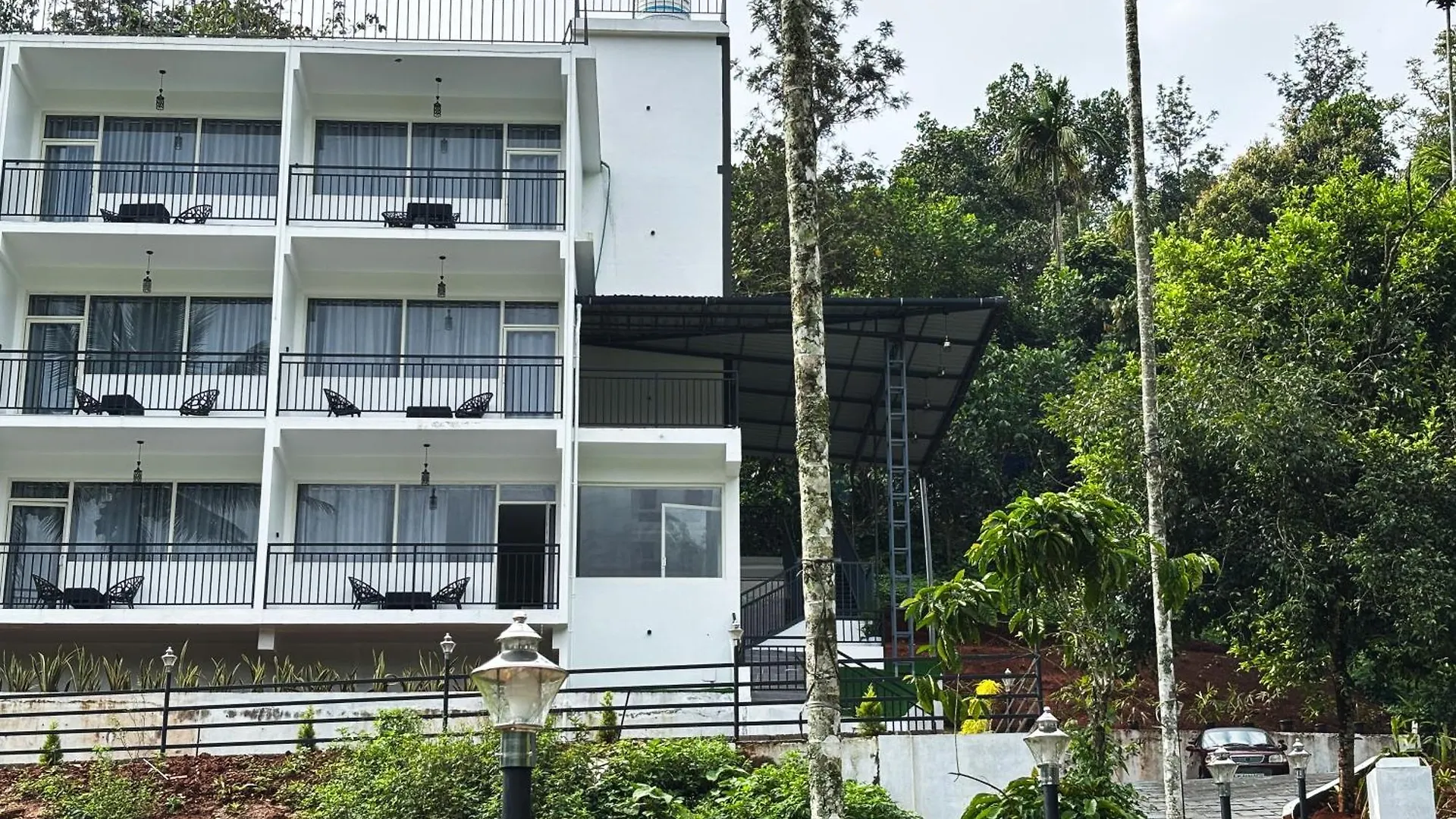 June Boutique Villa Anachal 0*,